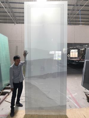На открытом воздухе экран ужесточал стекло 3mm декоративное прокатанное