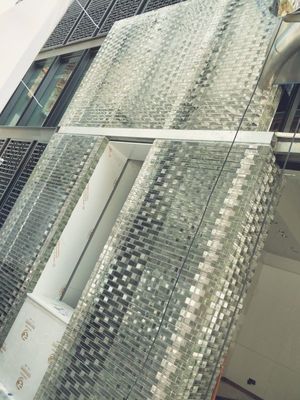 Декоративное внешнее Shopfront подкрашивало кирпичи блока стекла 4x4x4